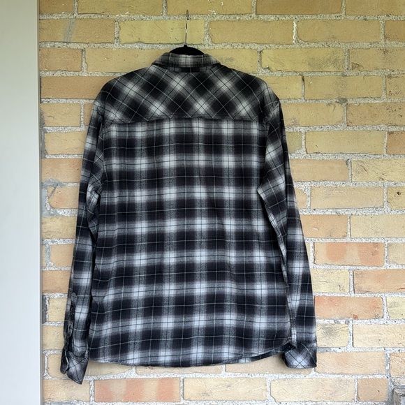 Blend Plaid Black and Gray Men's Flannel Shirt - Picture 4 of 4